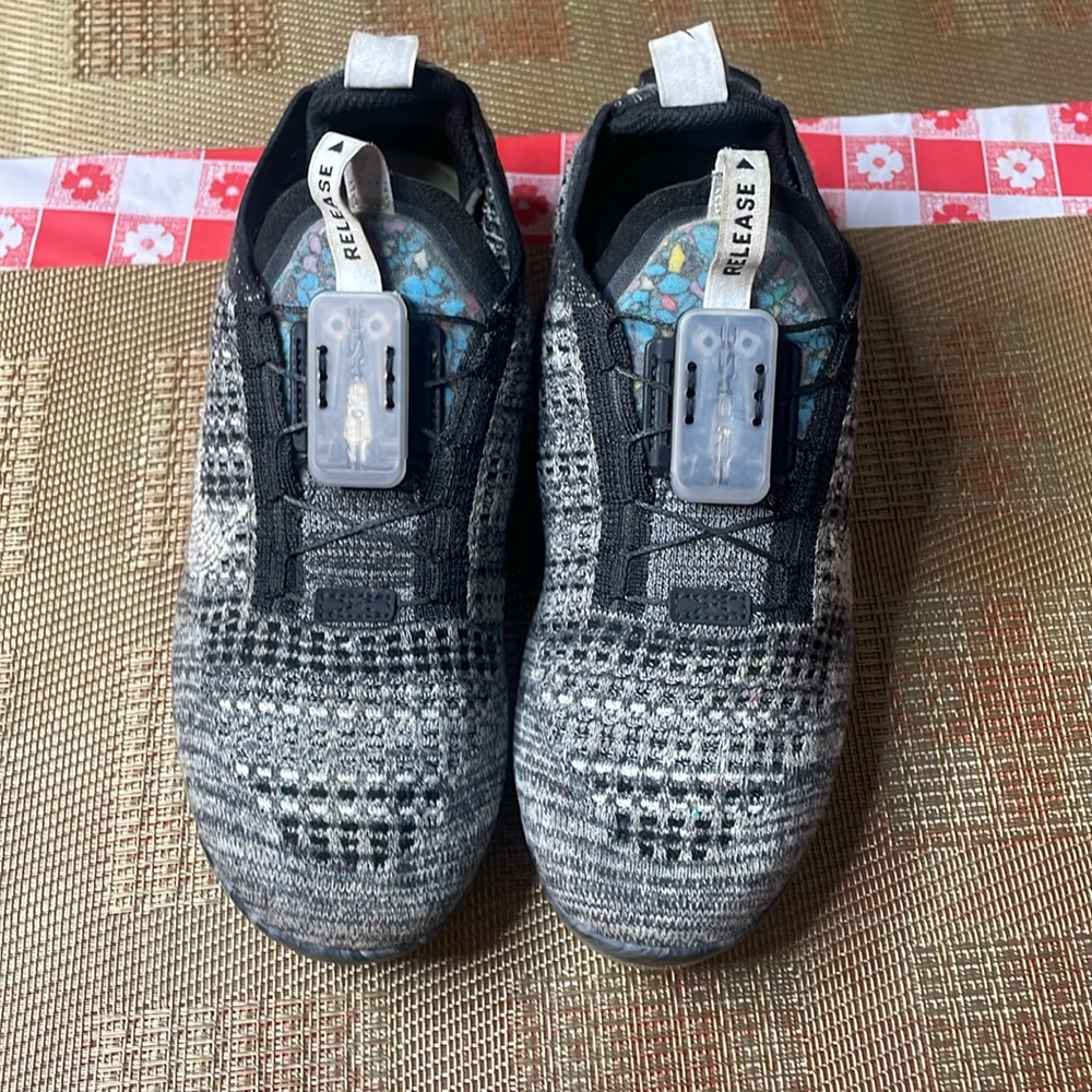 Nike Vapormax Flyknit WOMENS Shoes Sz 7 Great Condition CT1933-002